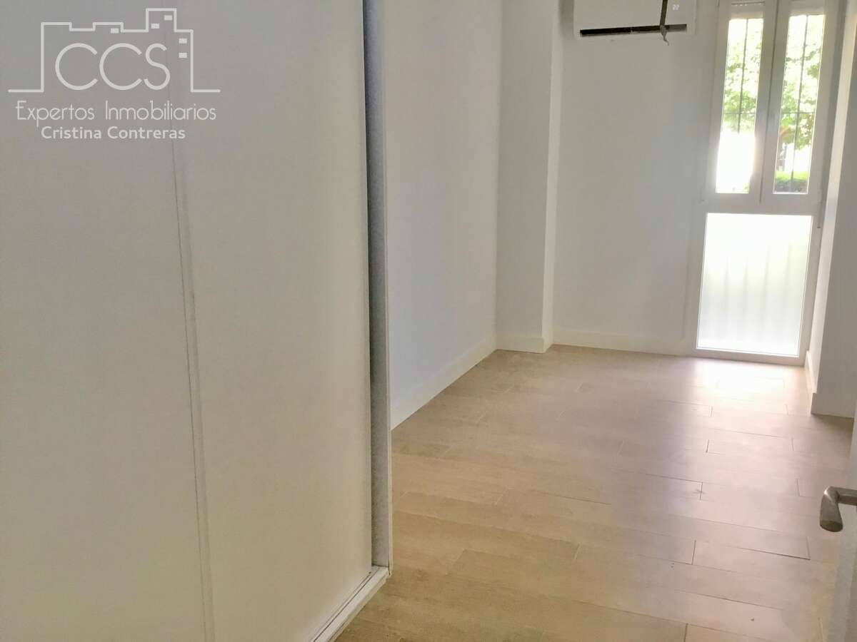 Bedroom of Apartment for sale in  Sevilla Capital  with Air Conditioner
