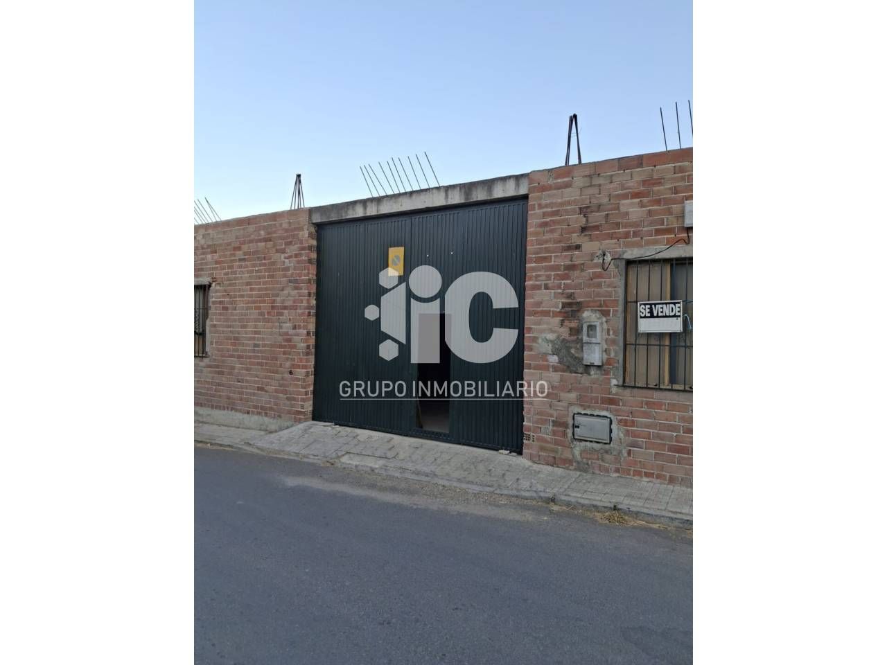 Exterior view of Industrial buildings for sale in Castro del Río