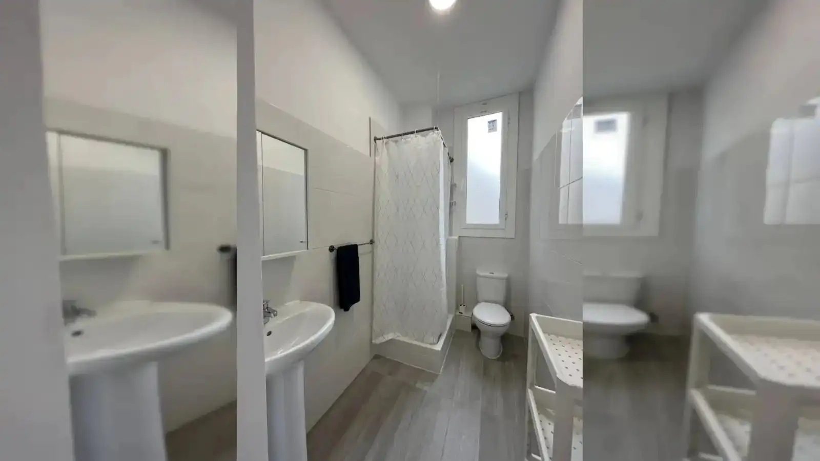 Bathroom of Flat for share in Sants - Montjuïc