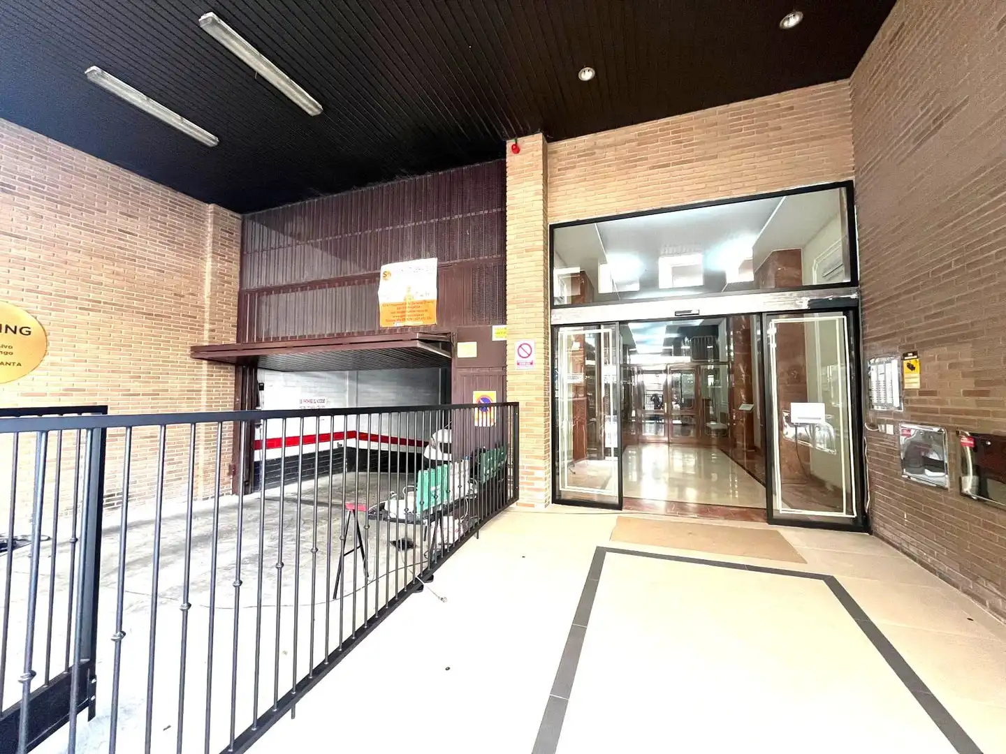 Maisonette zum Verkauf in Zaragoza mit Klimaanlage, Heizung und Parkett