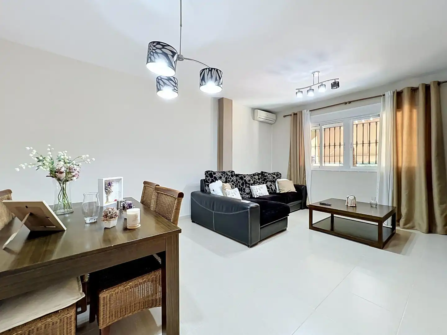 Living room of Detached homes for sale in Rioja  with Private garden