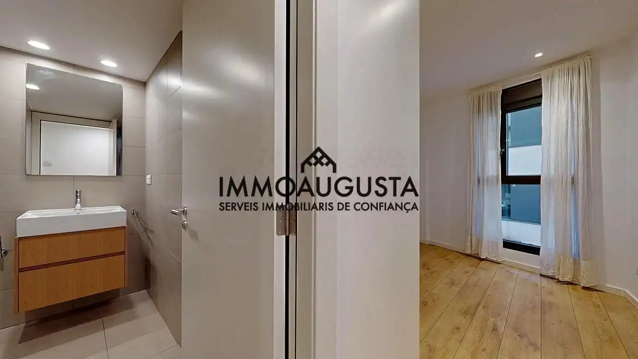 Dormitori de Dúplex de lloguer en Barcelona amb Aire condicionat, Calefacció i Parquet