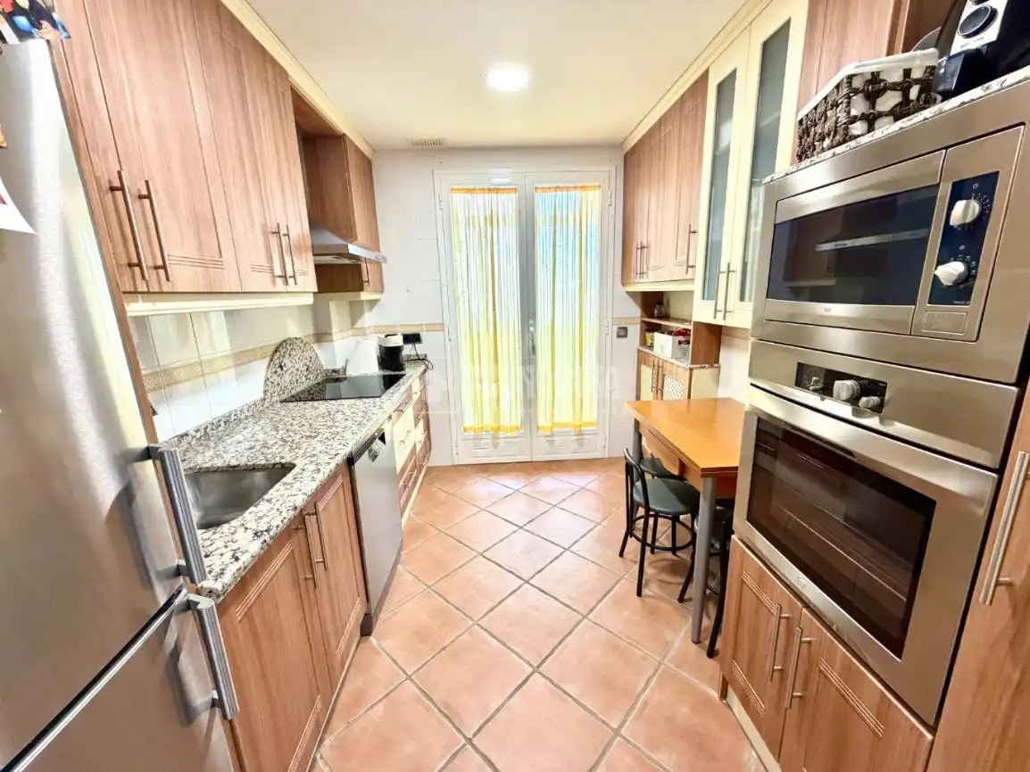Kitchen of Flat for sale in Arganda del Rey  with Air Conditioner, Heating and Parquet flooring
