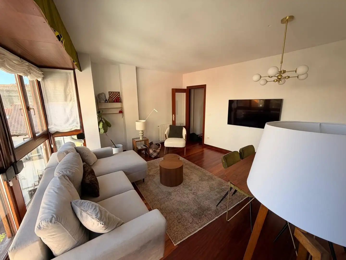 Sala d'estar de Pis en venda en Castro-Urdiales amb Calefacció i Moblat