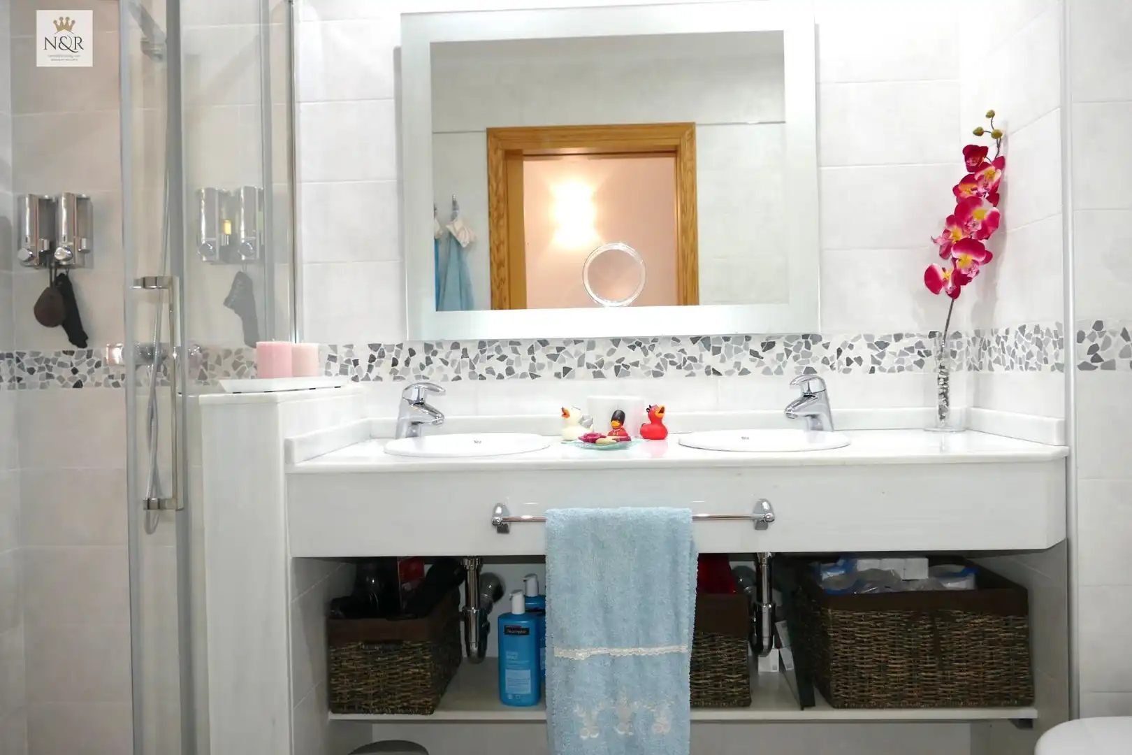 Bathroom of Flat for sale in Alaró  with Air Conditioner, Parquet flooring and Furnished