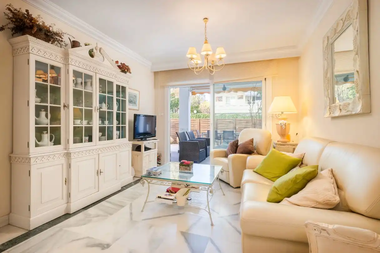 Living room of Flat for sale in Marbella  with Air Conditioner, Heating and Private garden