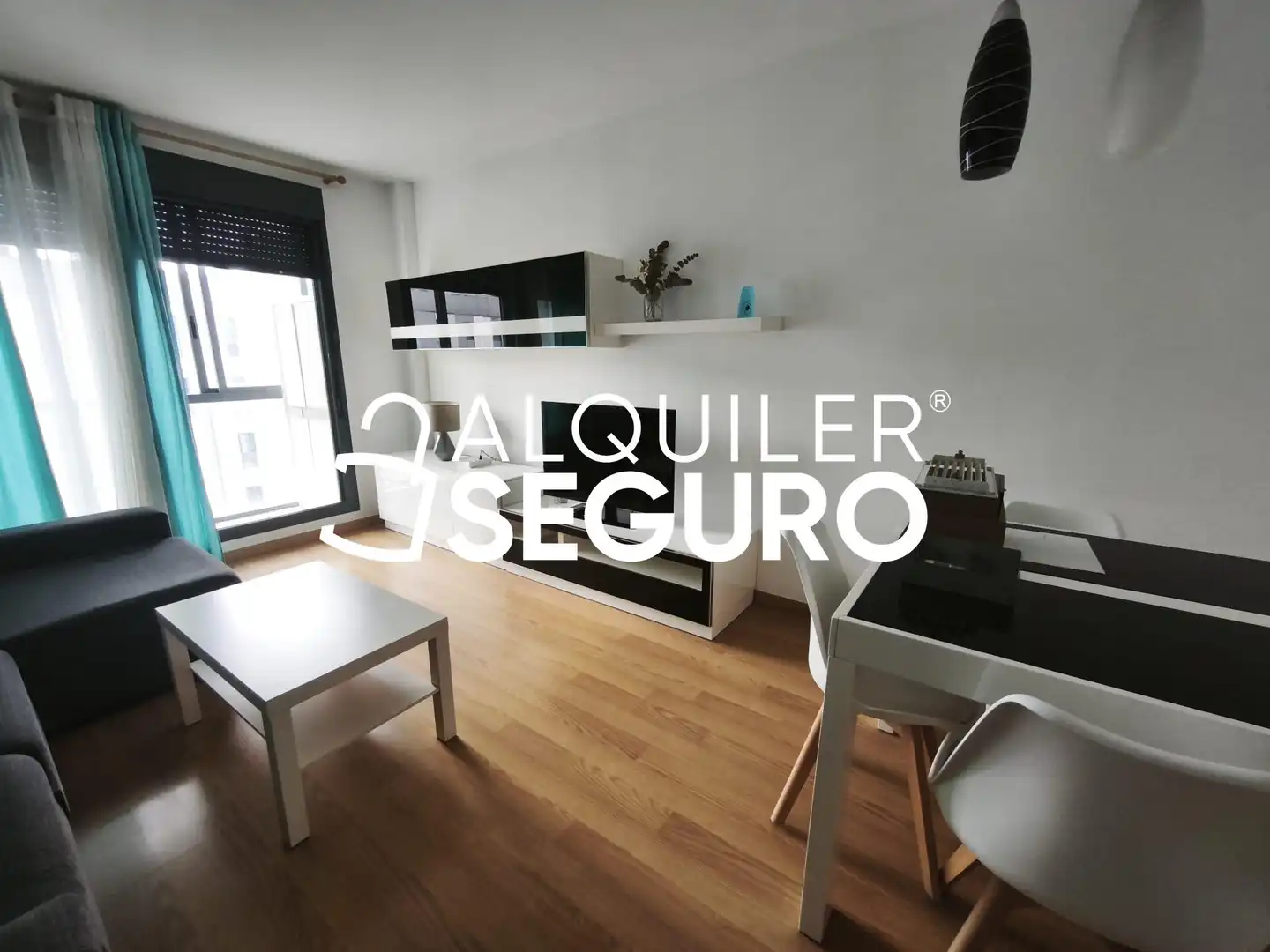 Living room of Flat for rent in Zaragoza  with Air Conditioner, Heating and Terrace
