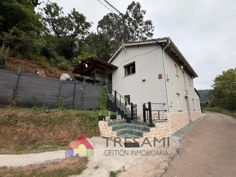 Vista exterior de Casa o xalet en venda en Villaviciosa amb Calefacció, Terrassa i Traster