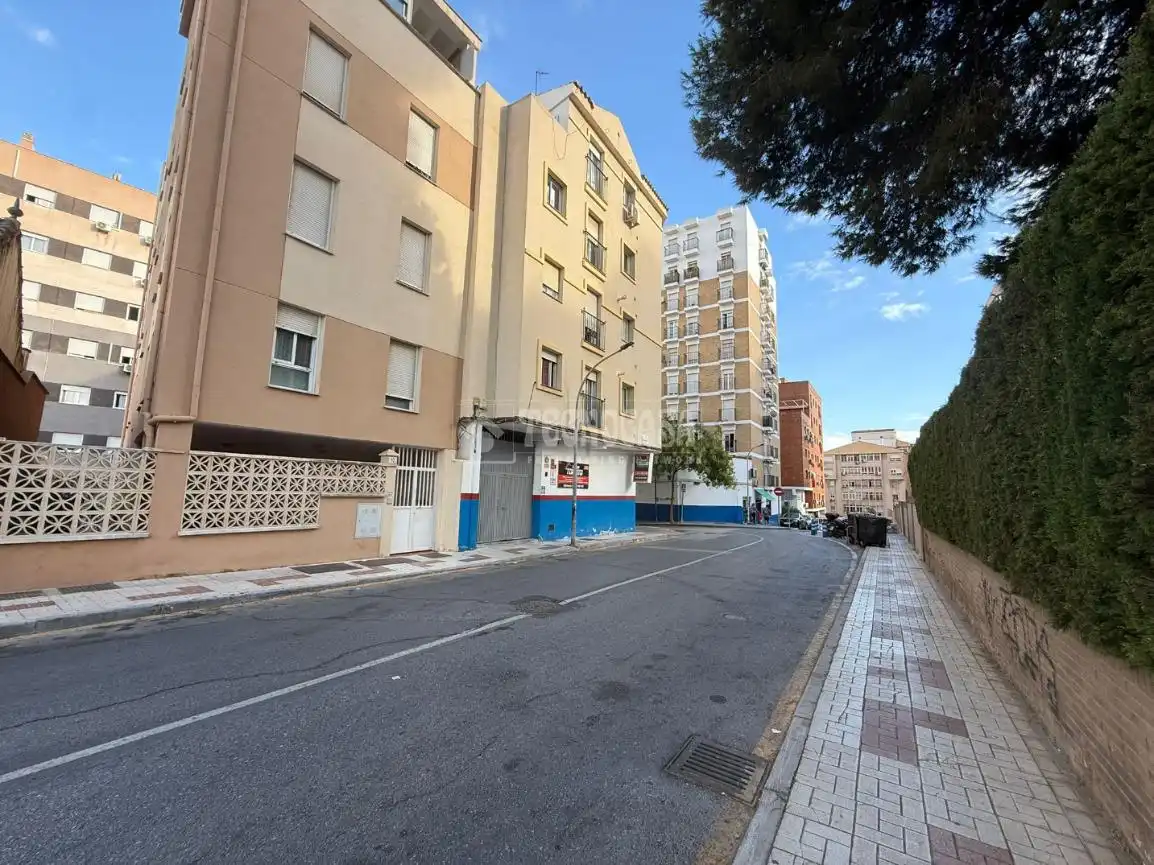 Vista exterior de Piso en venta en Málaga con Terraza