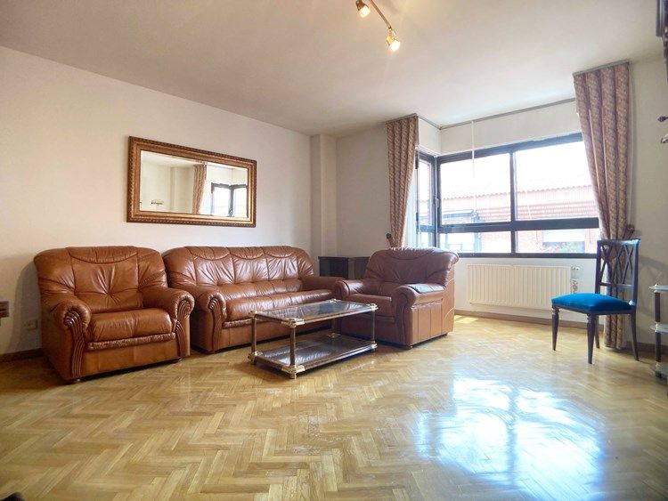 Living room of Flat to rent in  Madrid Capital  with Air Conditioner, Heating and Private garden