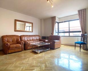Living room of Flat to rent in  Madrid Capital  with Air Conditioner, Heating and Private garden