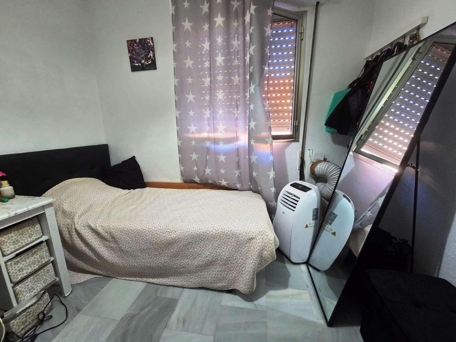 Habitación de Casa adosada en venta en Bormujos con Balcón