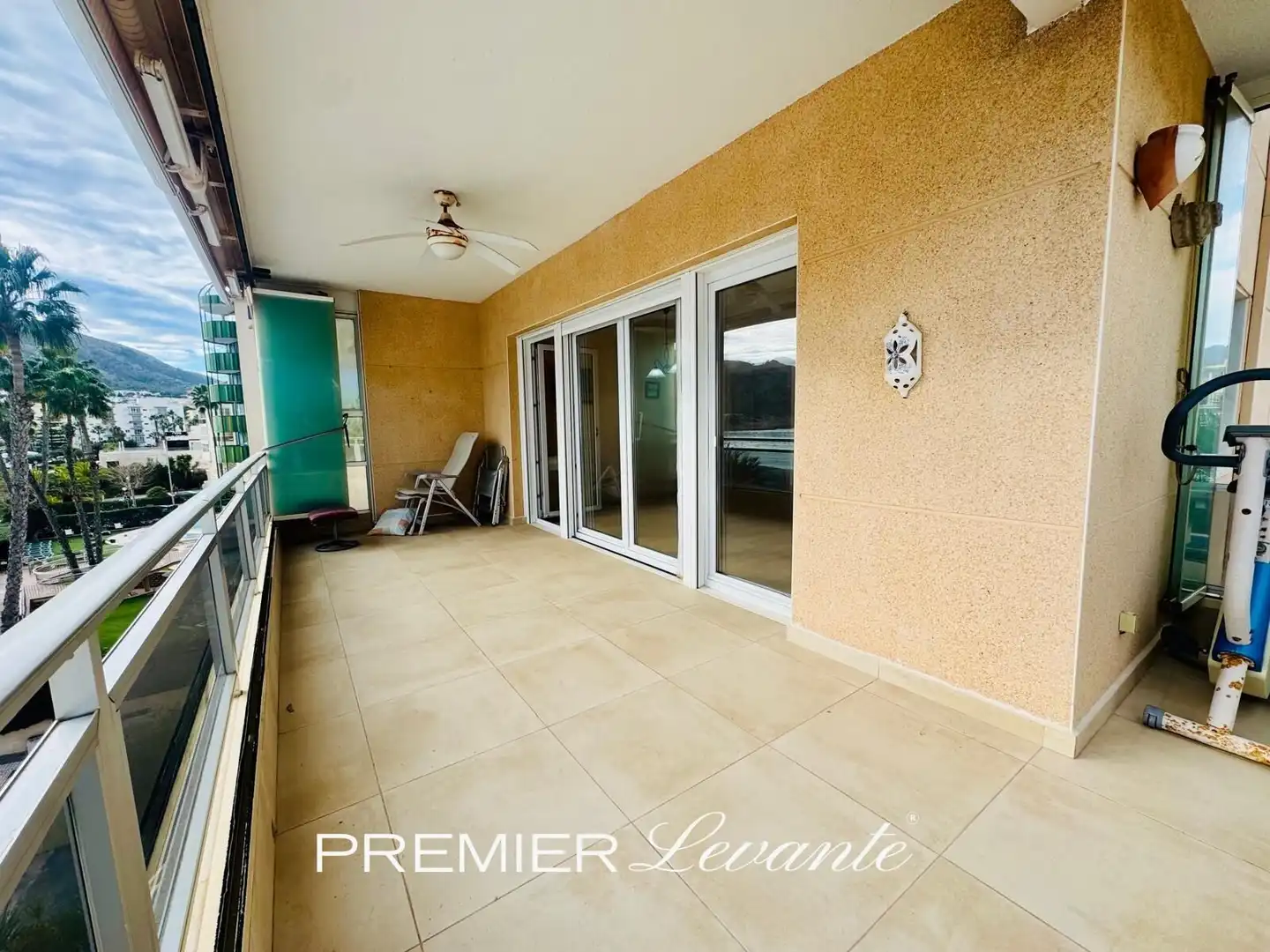 Terraza de Piso en venta en L'Alfàs del Pi con Aire acondicionado, Terraza y Balcón
