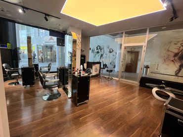 Local comercial en venda a Avinguda de les Corts Valencianes 58