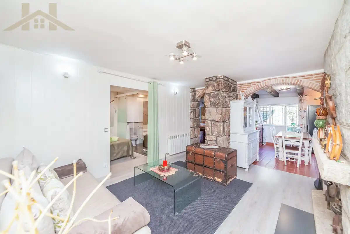 Sala d'estar de Casa o xalet en venda en Manzanares El Real amb Jardí privat, Terrassa i Traster