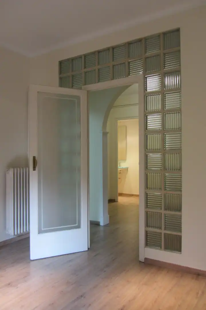 Office for rent in Girona  with Air Conditioner and Storage room