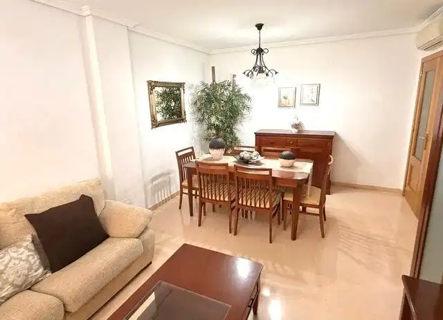 Menjador de Apartament en venda en Villajoyosa / La Vila Joiosa amb Aire condicionat, Terrassa i Moblat