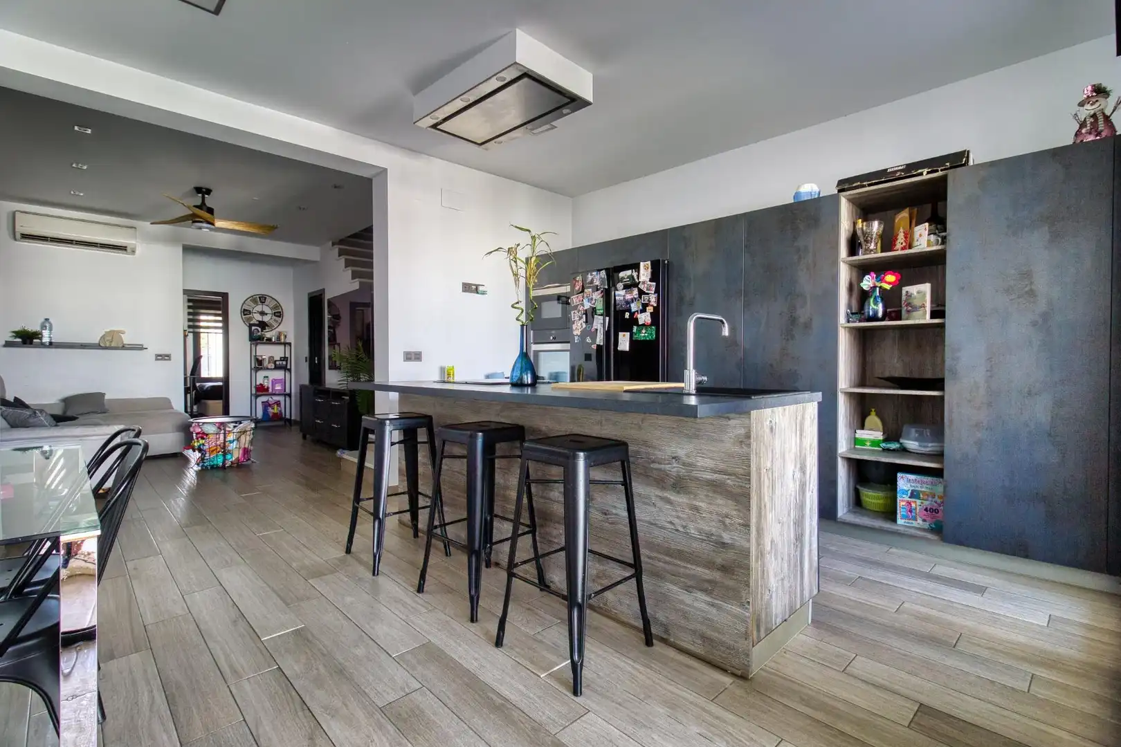 Cocina de Casa o chalet en venta en La Rinconada con Aire acondicionado
