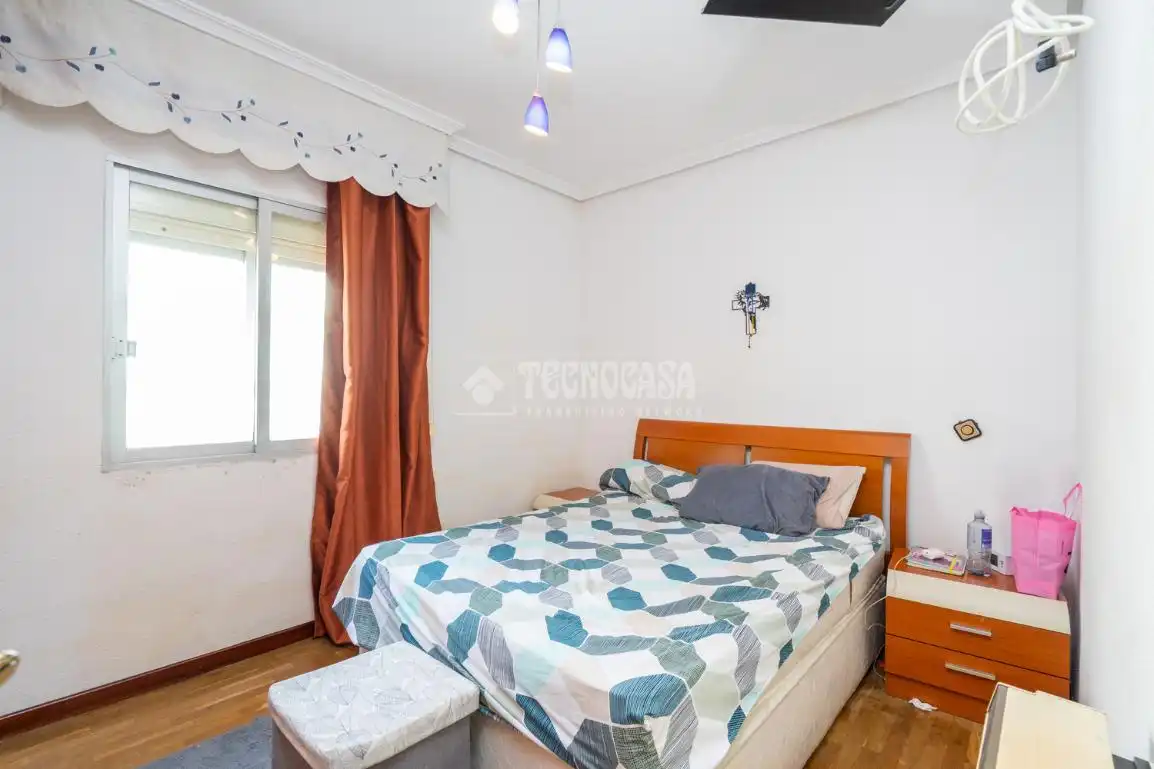 Habitación de Piso en venta en Coslada con Calefacción