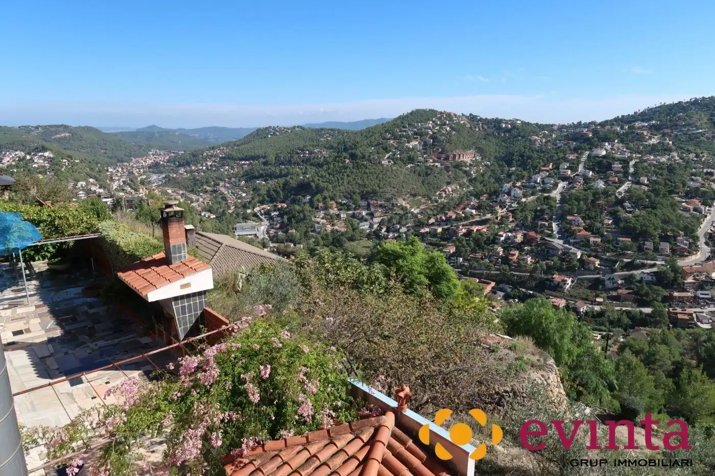 Vista exterior de Casa o chalet en venta en Vallirana con Calefacción, Jardín privado y Trastero