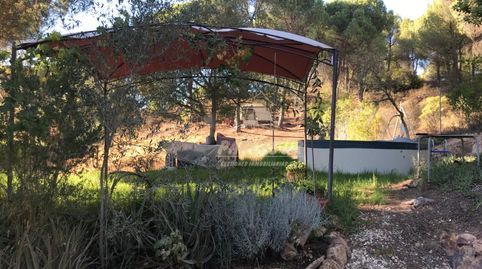 ZONA TORRE HORIATRASSIERRA Parcela de terreno con pozo comunitario, piscina y remolque tienda.
