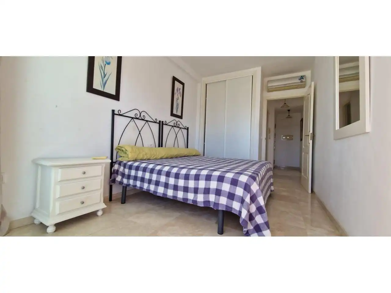 Dormitori de Apartament en venda en Benalmádena amb Aire condicionat, Jardí privat i Terrassa
