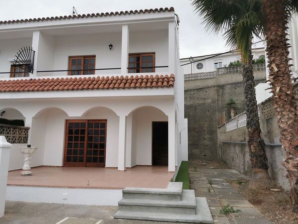 Vista exterior de Casa o xalet de lloguer en Santa Brígida amb Terrassa, Balcó i Es permeten mascotes