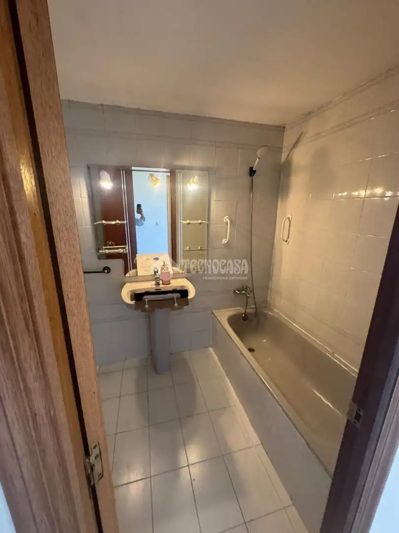 Bathroom of Flat for sale in Córdoba  with Terrace