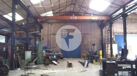 Nave industrial aislada con gran patrio perimetral.

La superficie total edificada es de 2.000 m² distribuidos en Planta Baja de, image 3