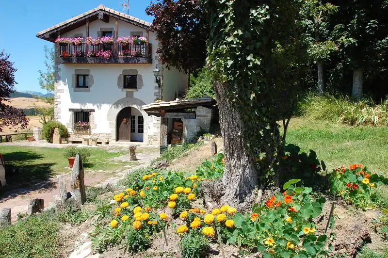 Jardín de Finca rústica en venta en Ezcabarte con Calefacción y Amueblado