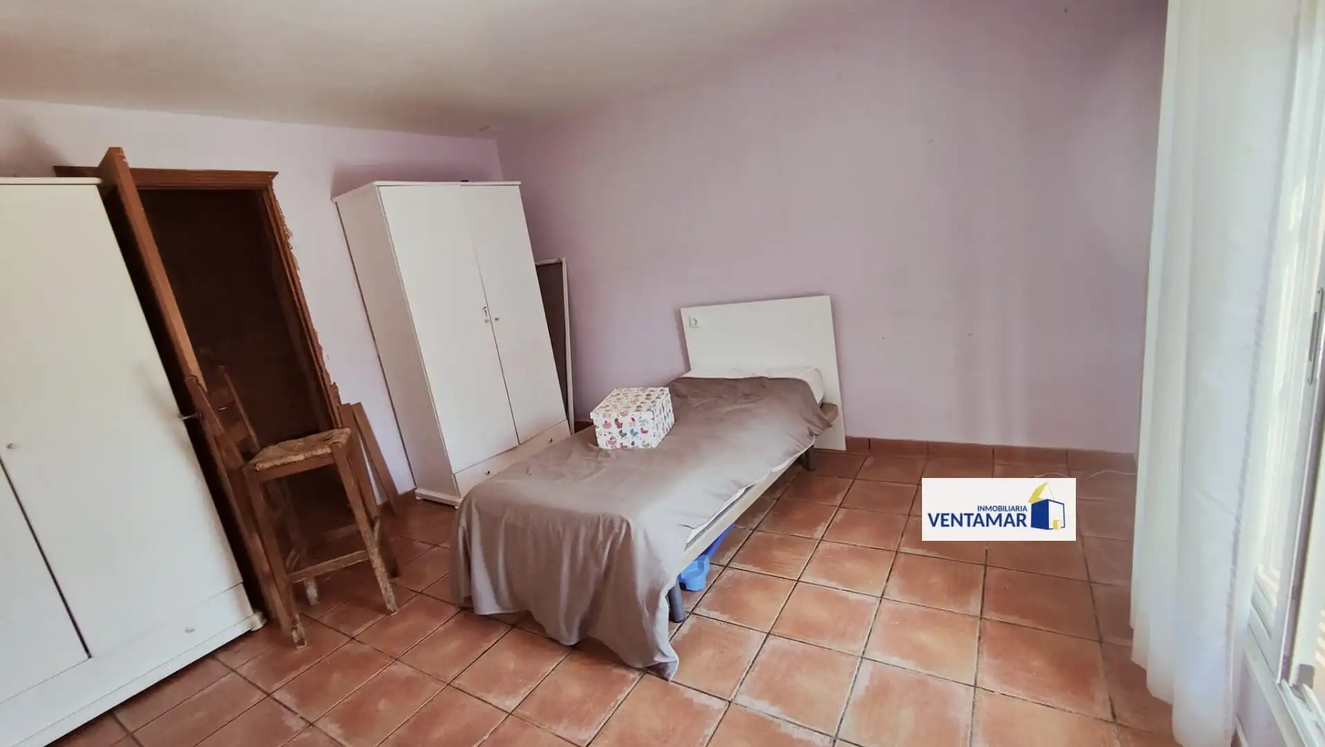 Schlafzimmer von Country house zum Verkauf in La Línea de la Concepción mit Privatgarten und Abstellraum