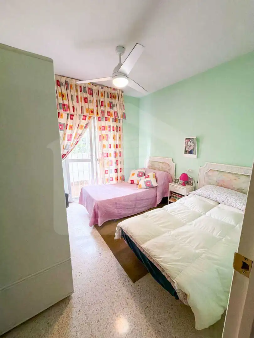Dormitori de Casa o xalet en venda en Estepona amb Jardí privat, Terrassa i Moblat