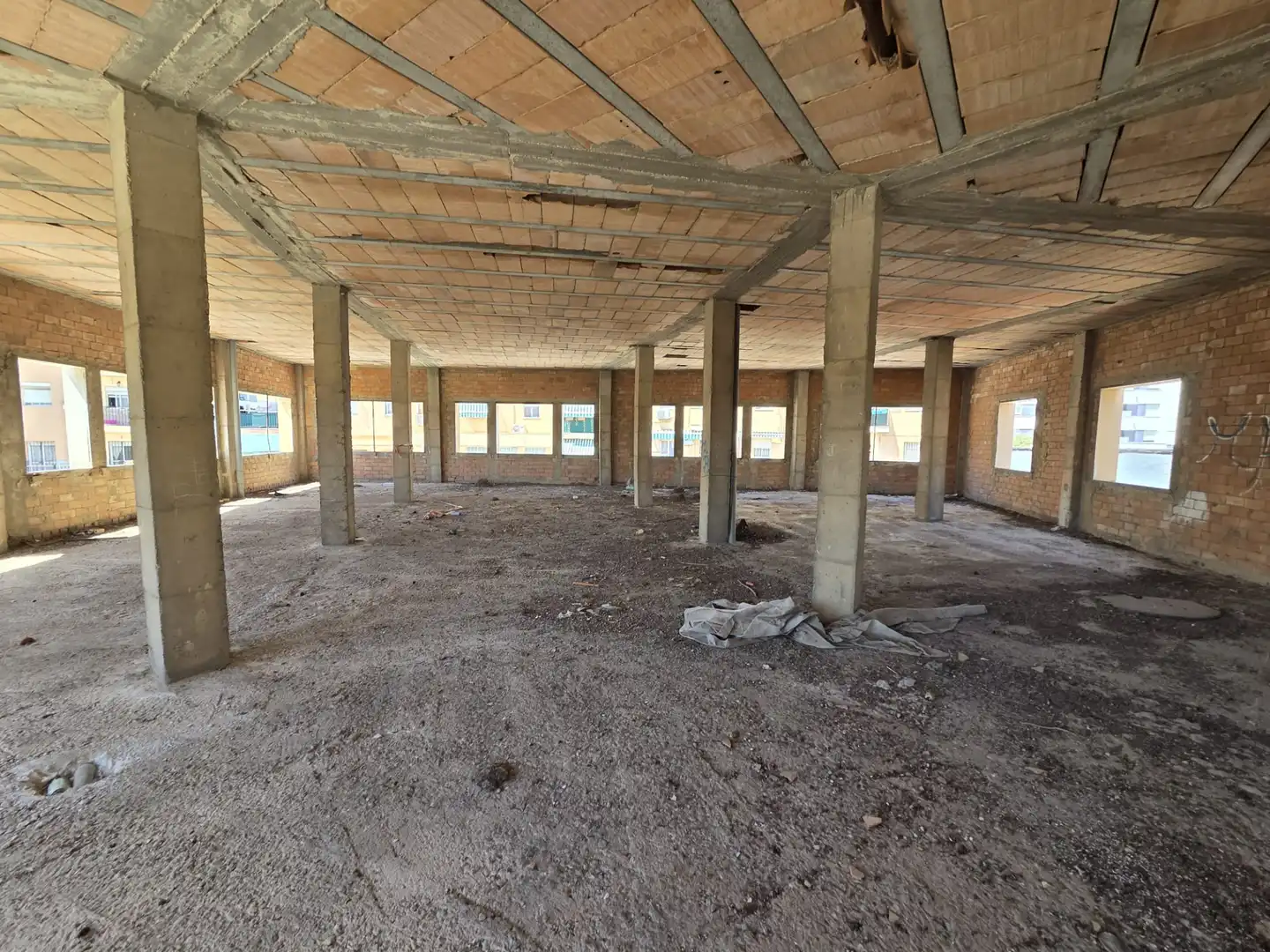 Buildings for sale in Algeciras