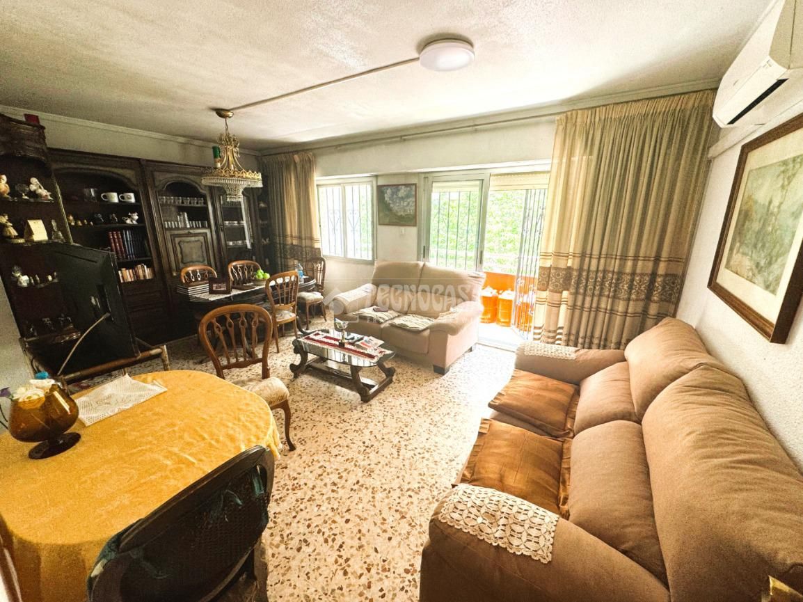 Living room of Flat for sale in  Valencia Capital  with Air Conditioner and Balcony
