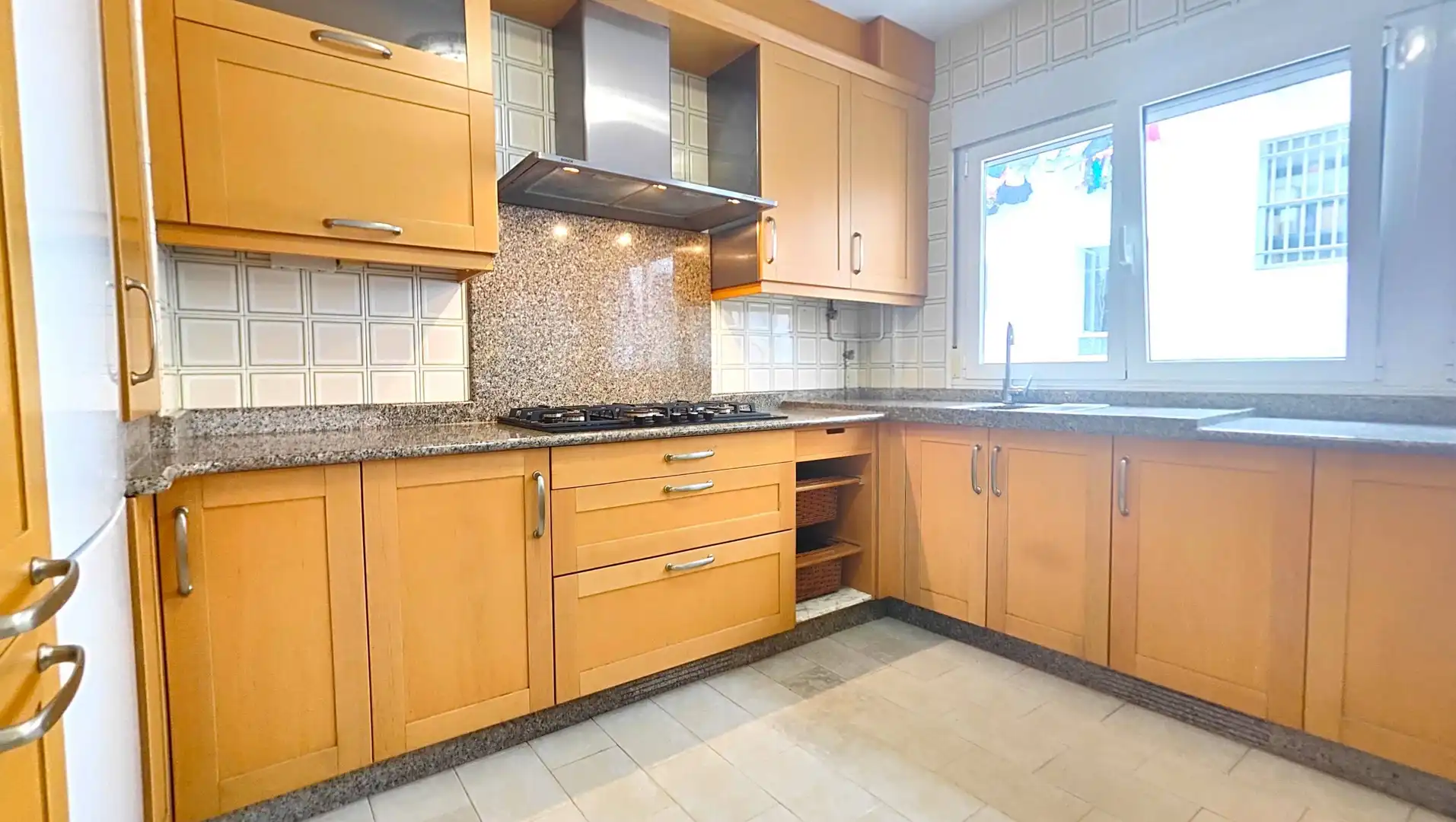 Cocina de Piso en venta en Santiago de Compostela  con Trastero y Amueblado