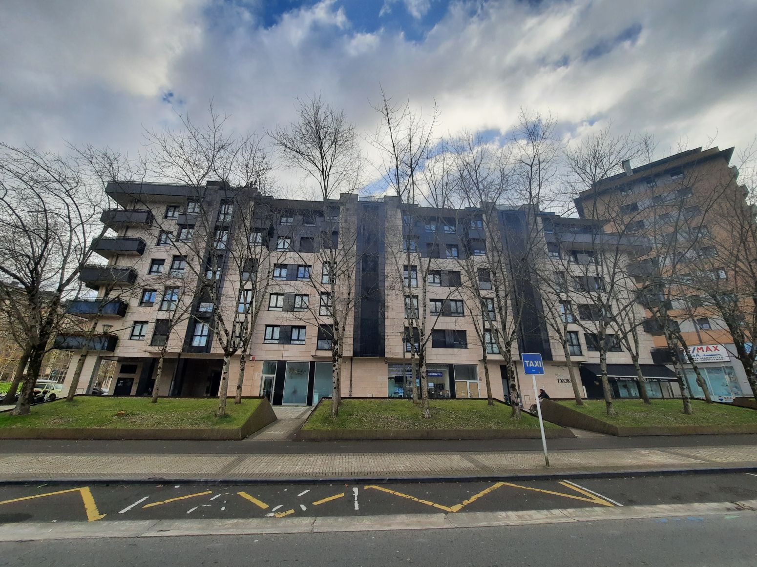 Premises for sale in Donostia-San Sebastián - Plaza Karlos Santamaría, 1, Ibaeta