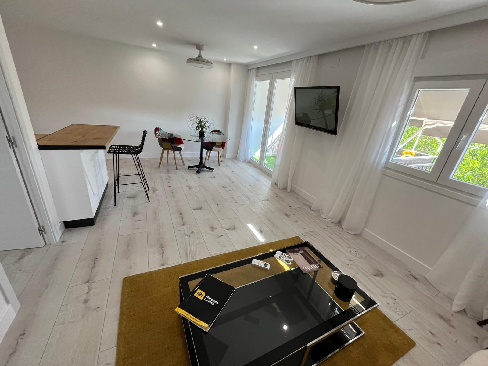 Living room of Flat for sale in Málaga Capital  with Air Conditioner, Terrace and Furnished
