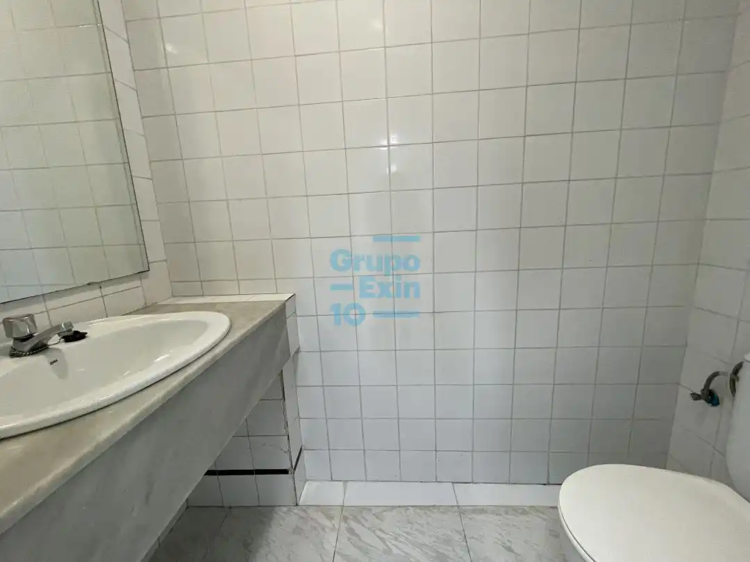 Baño de Local de alquiler en Donostia - San Sebastián  con Aire acondicionado