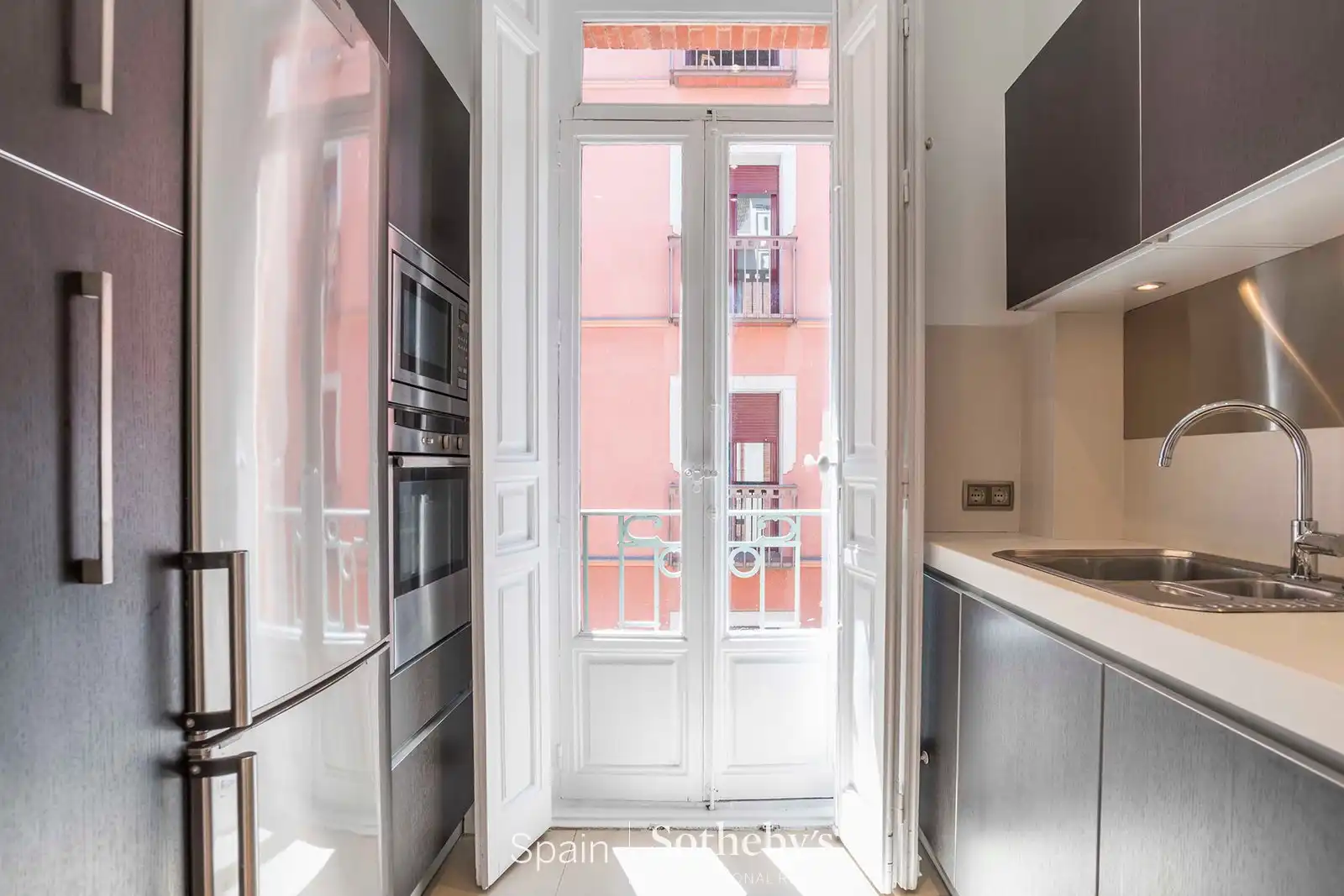 Cuina de Apartament de lloguer en Madrid amb Aire condicionat i Calefacció