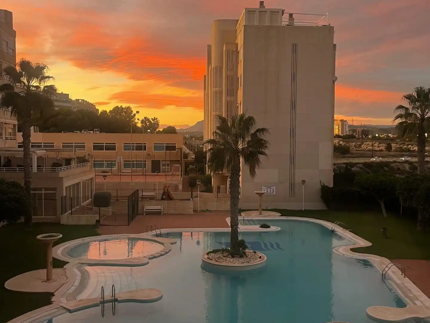 Flat with pool to rent in Playa Muchavista, imagen 2