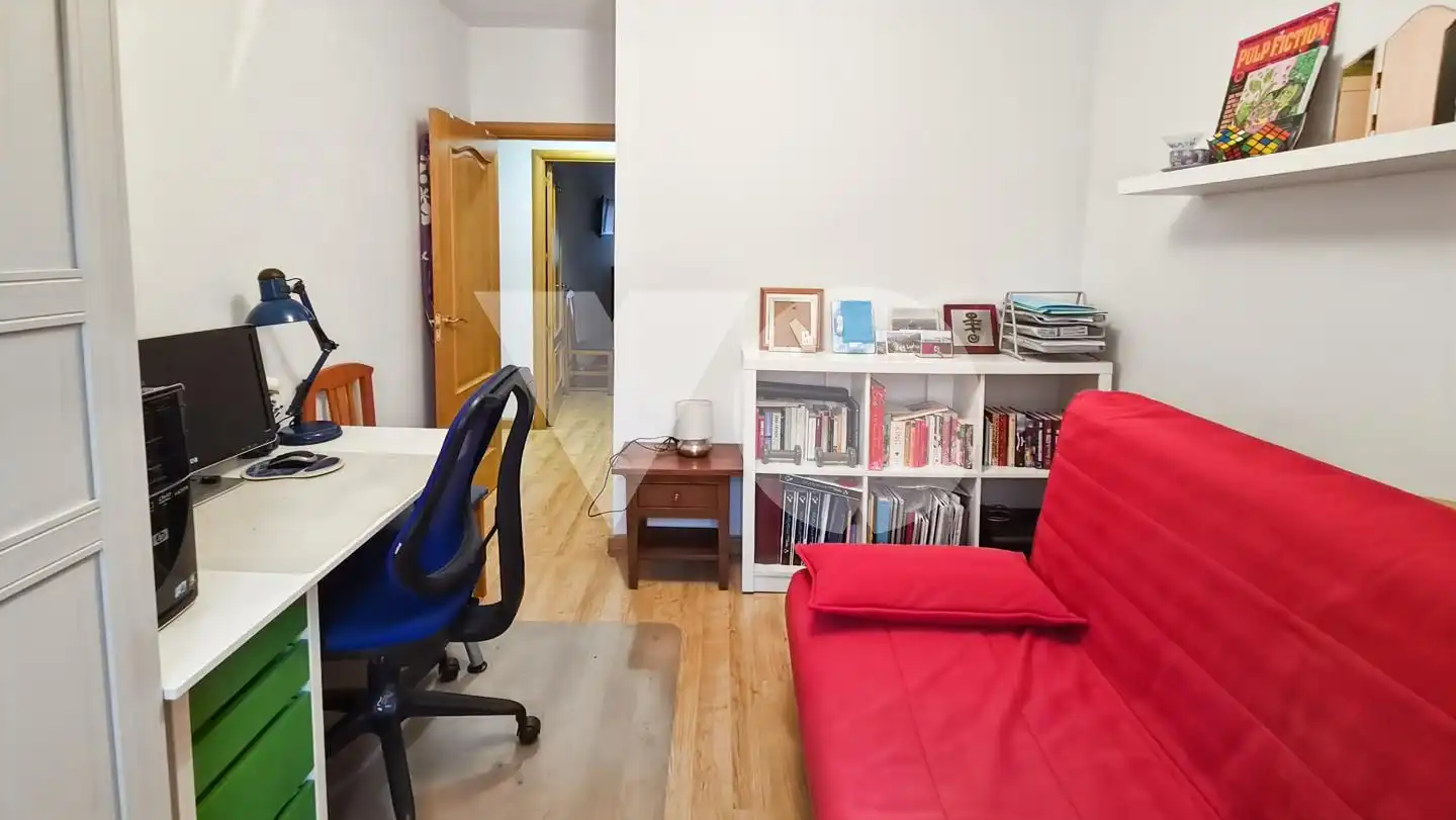 Bedroom of Flat for rent in Madrid  with Air Conditioner and Parquet flooring