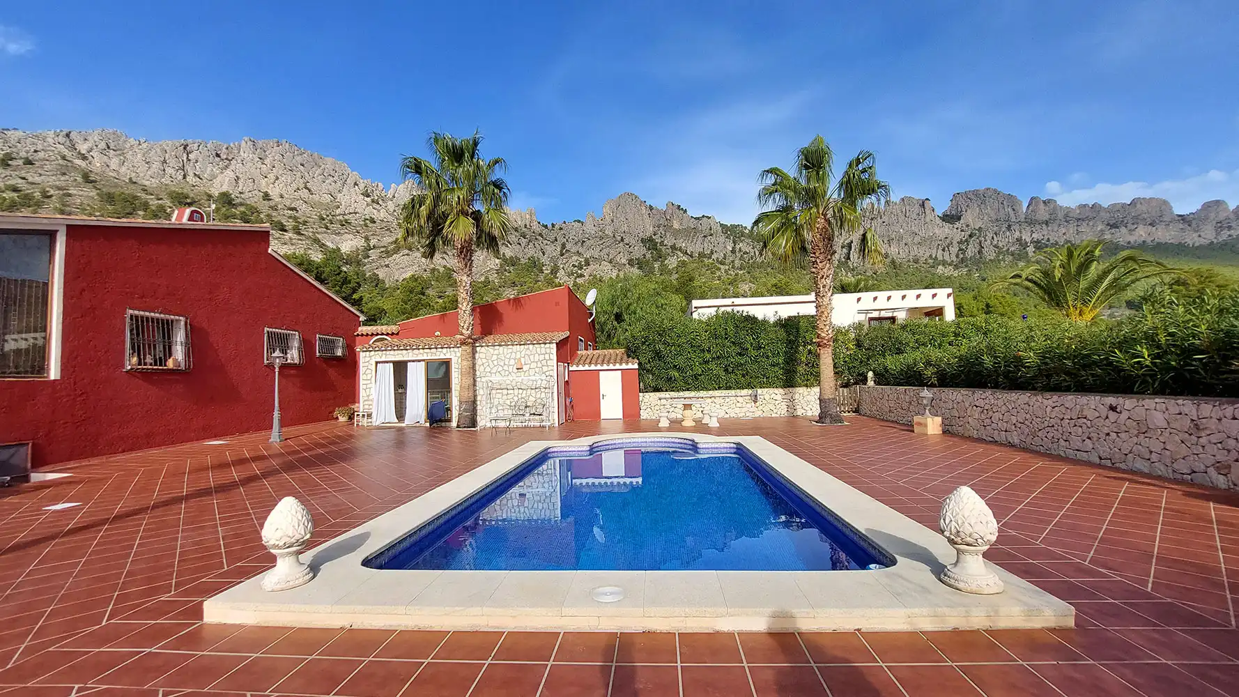 Vista exterior de Casa o xalet en venda en Finestrat amb Aire condicionat, Calefacció i Jardí privat