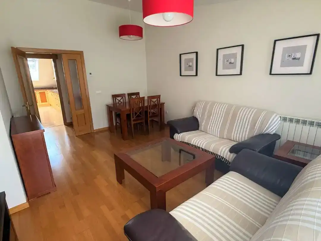 Wohnzimmer von Dachboden zur Miete in Zaratán mit Schwimmbad