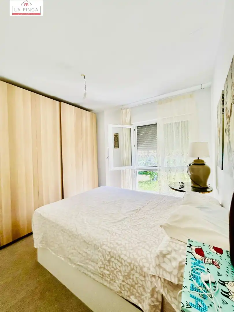 Piso con ascensor en venta en La Cala del Moral, imagen 3