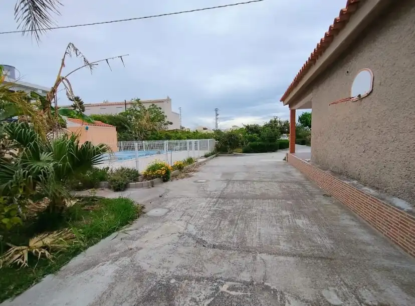 Außenansicht von Haus oder Chalet zum Verkauf in Almazora / Almassora mit Heizung, Privatgarten und Terrasse