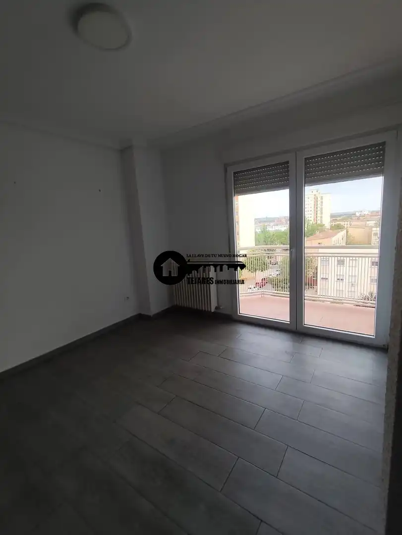 Habitación de Piso en venta en Albacete con Calefacción, Trastero y Balcón