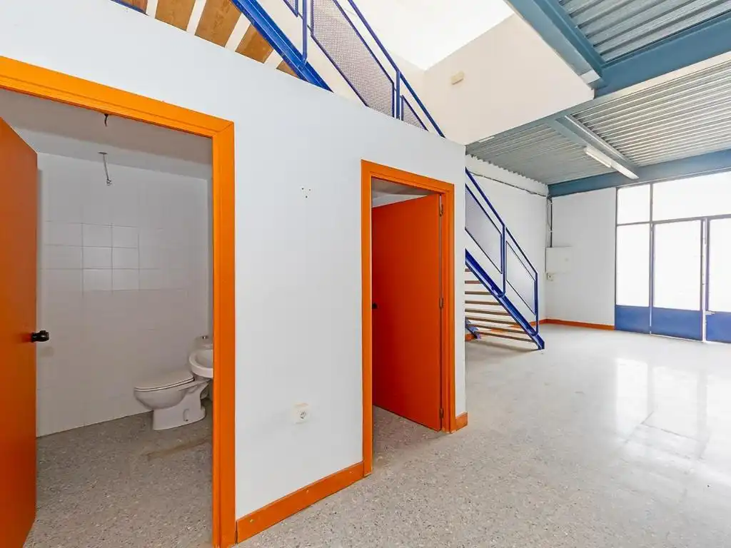 Industrial buildings for sale in Alcalá del Río