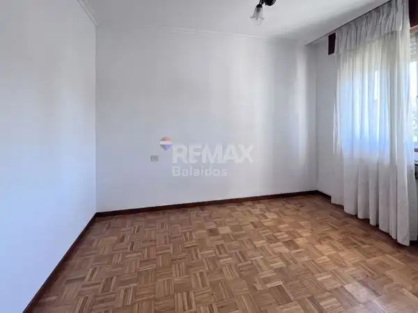 Pis en venda en Vigo  amb Calefacció, Parquet i Terrassa