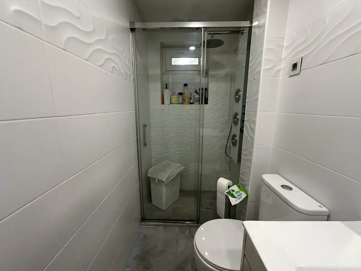 Badezimmer von Wohnung zum Verkauf in Fuenlabrada mit Klimaanlage, Heizung und Abstellraum