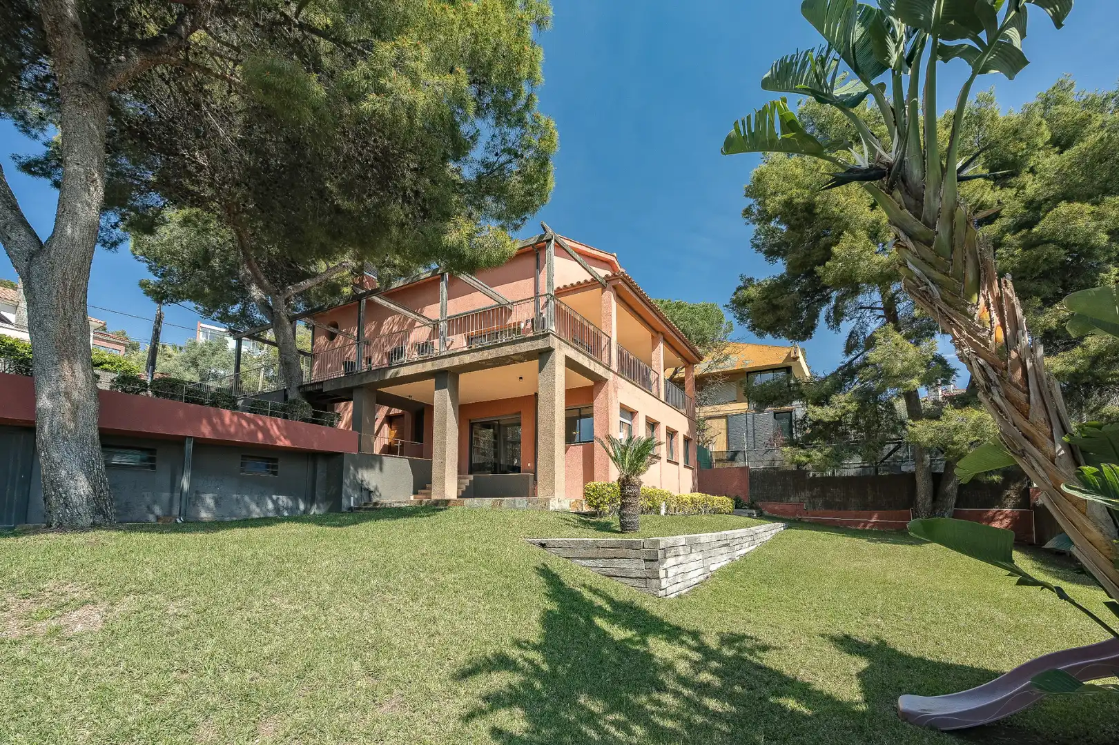 Vista exterior de Casa o xalet en venda en Castelldefels amb Aire condicionat, Calefacció i Jardí privat